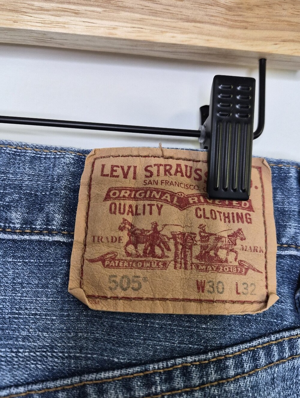 Levi's 505 Regular Fit Jeans Men's W30 L32 Medium Wash Straight Leg Denim - Picture 10 of 15